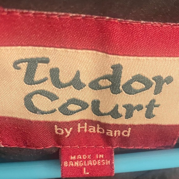 Tudor Court (Size Lg) Black Jacket, detachable faux fur hood & toggle buttons - Picture 10 of 11